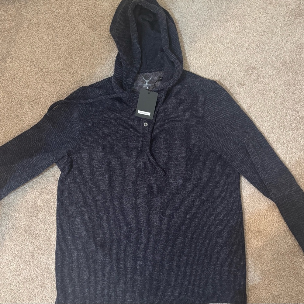 New with tags Men’s hooded Sweater Nicoby size M